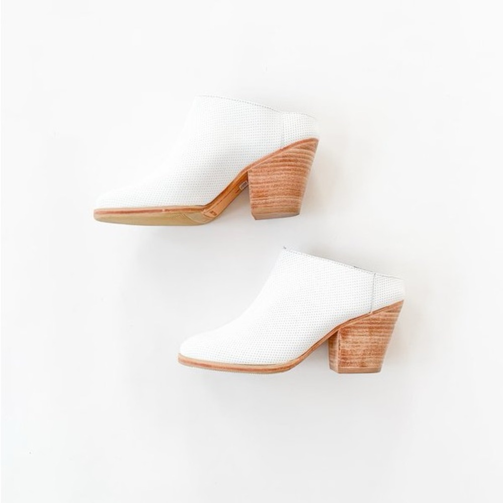 Rachel Comey Mars Mule in White Perforated Leather, Size 8 - Picture 2 of 12
